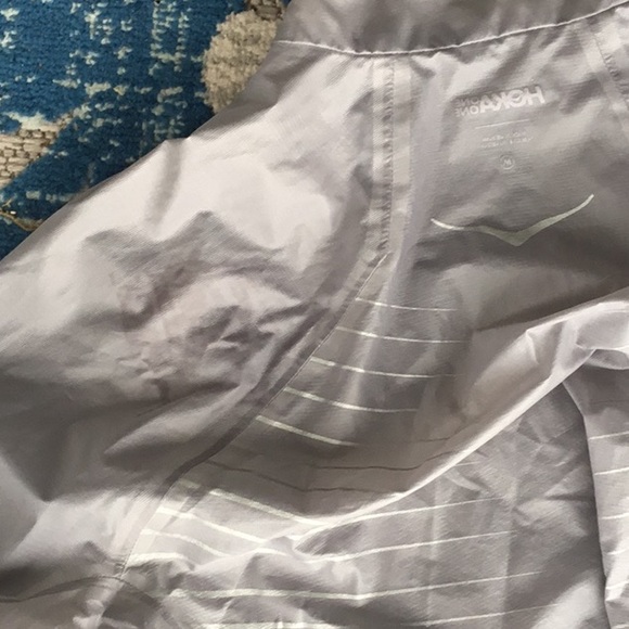 HOKA ONE ONE Performance Shield Running Jacket Color Lunar Rock Size Medium Wind - Picture 9 of 9